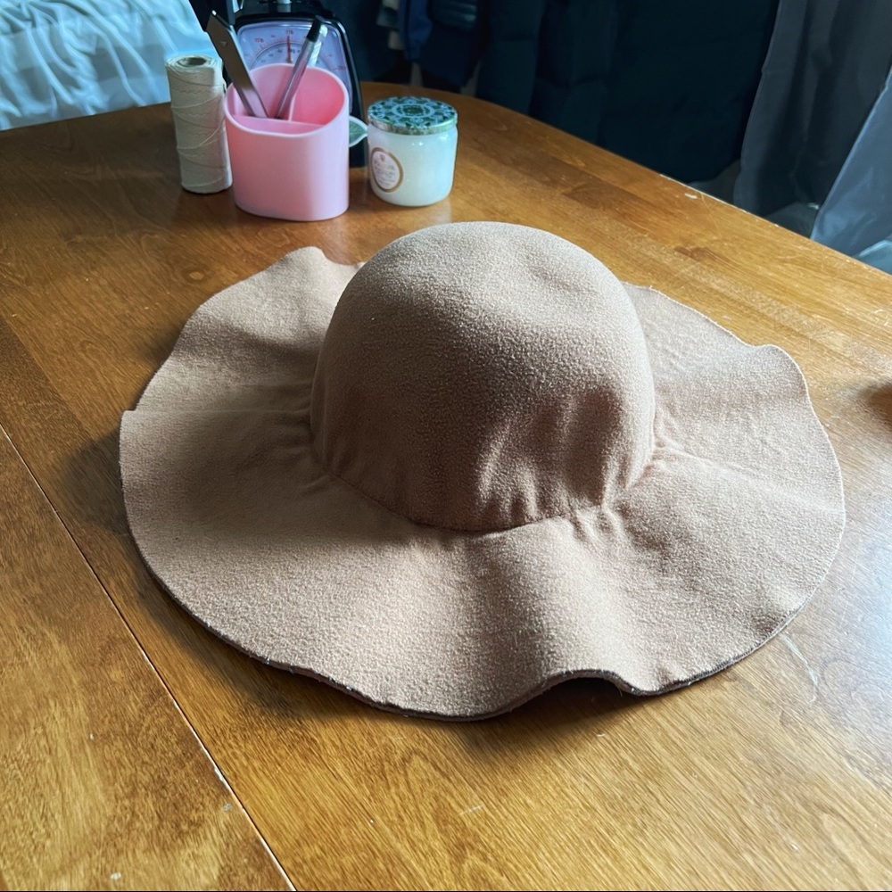 Vintage | Tan Floppy Hat